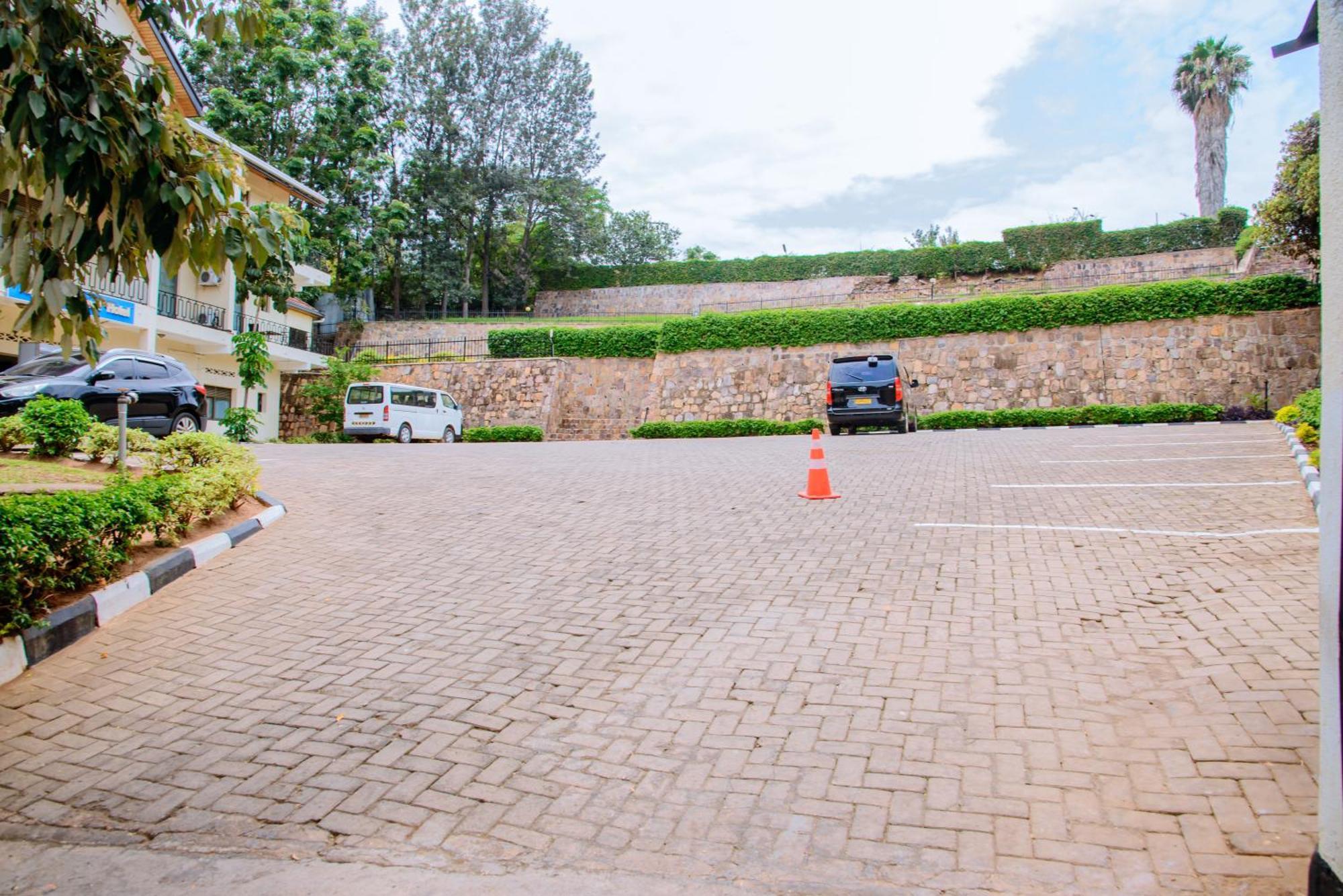 Kigali Diplomat Hotel Exterior photo